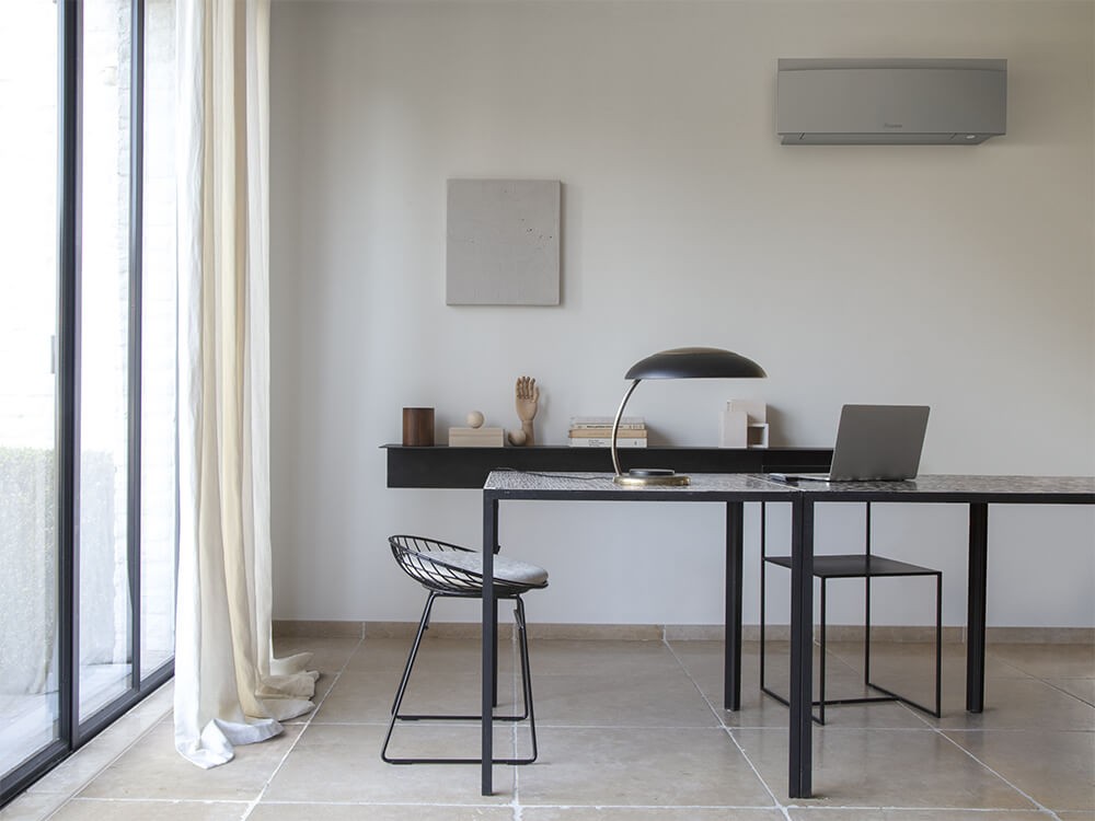 Daikin Emura v matnej striebornej multisplit FTXJ42AS - Image 3